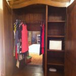 armoire Narnia open